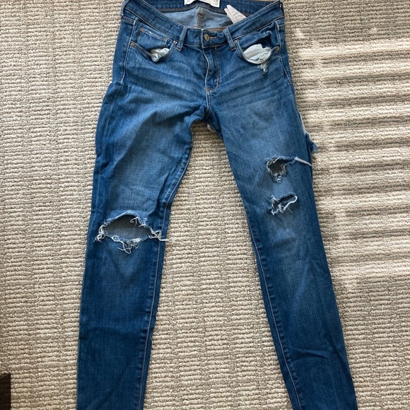 Cheeky American Eagle Jeans - Picture 2 of 6